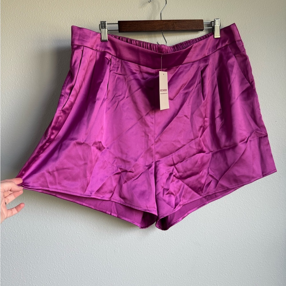 Eesome High Waist Magenta Shorts
